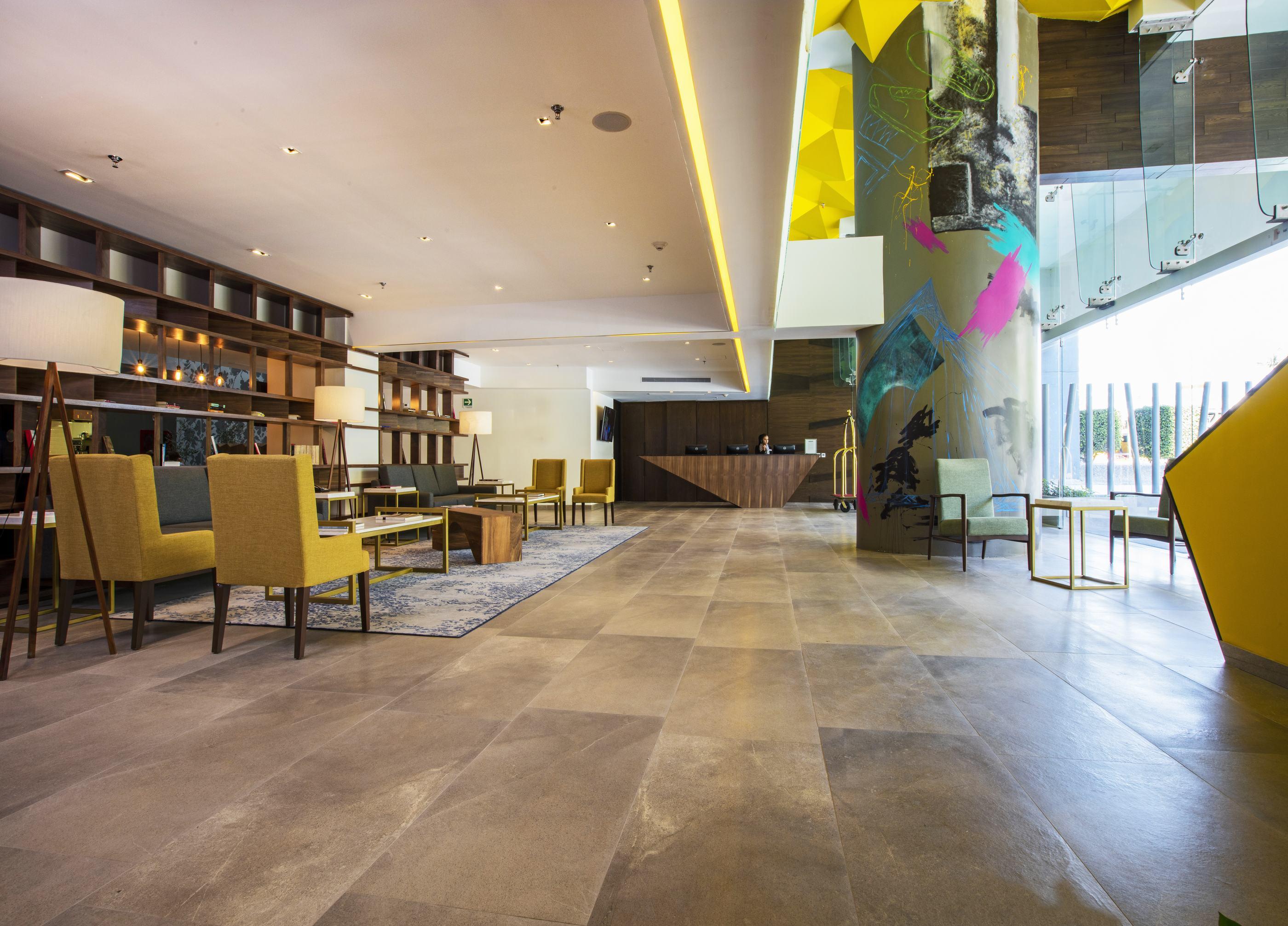 Krystal Urban Guadalajara Hotel Exterior foto
